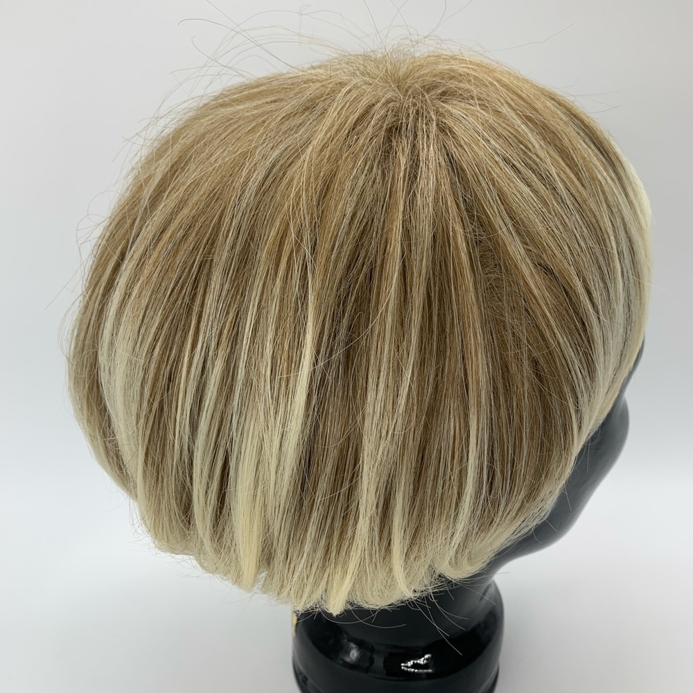 Stylish Blonde pixie Wig for Women - Picture 3 of 13